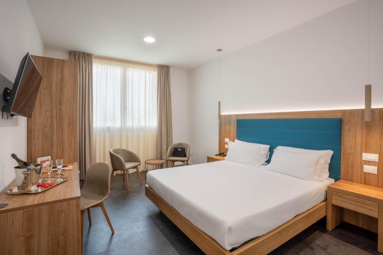 V Hotel Ancona Ngoại thất bức ảnh
