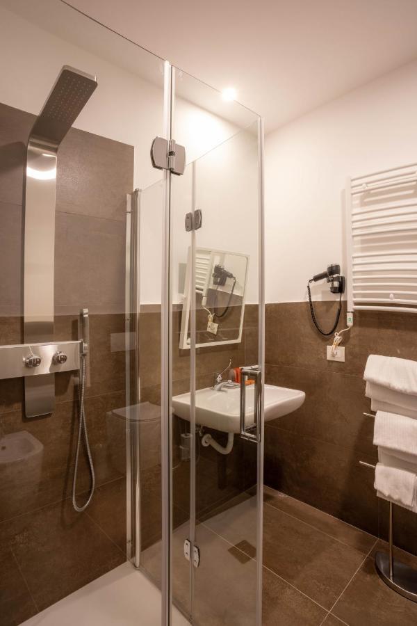 V Hotel Ancona Ngoại thất bức ảnh