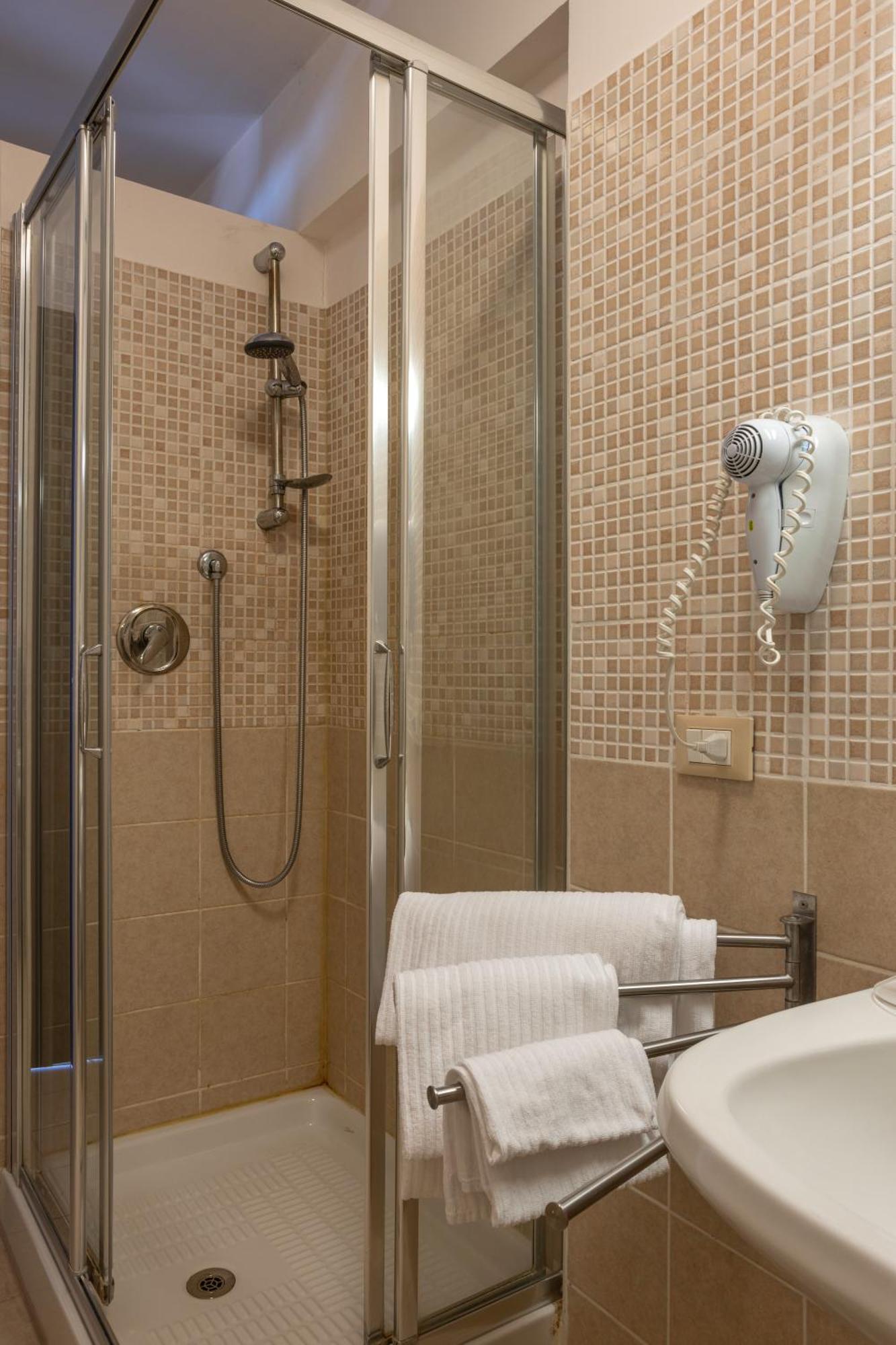 V Hotel Ancona Phòng bức ảnh